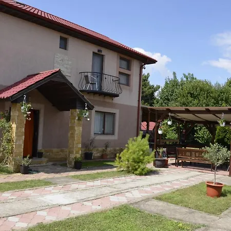 Casa Monique Gazde/Camere de închiriat