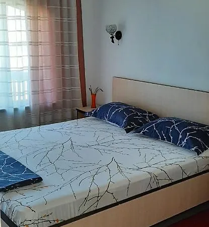 Gazde/Camere de închiriat Casa Monique Costineşti