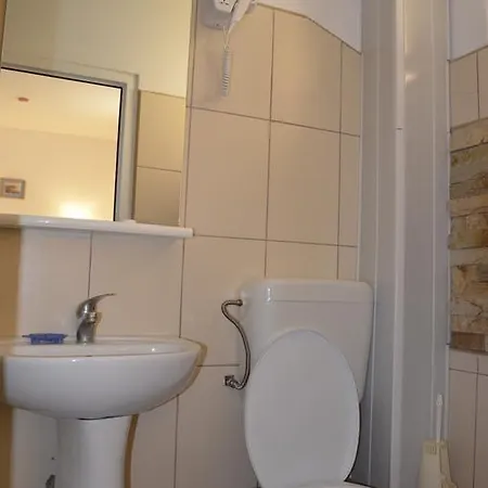 Gazde/Camere de închiriat Casa Monique