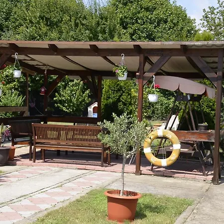 Casa Monique Gazde/Camere de închiriat