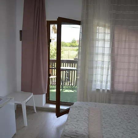 Casa Monique Gazde/Camere de închiriat *