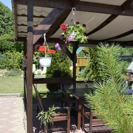Casa Monique Gazde/Camere de închiriat Costineşti